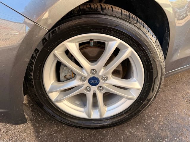 2018 Ford Fusion SE Image 14 of 48