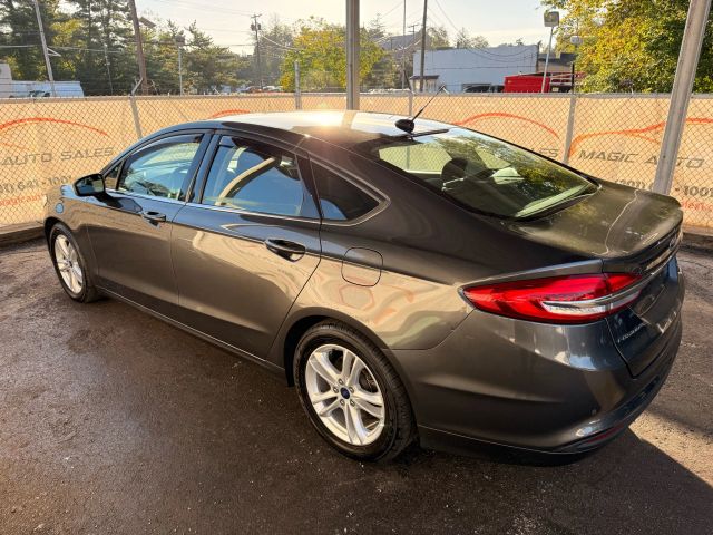 2018 Ford Fusion SE Image 10 of 48