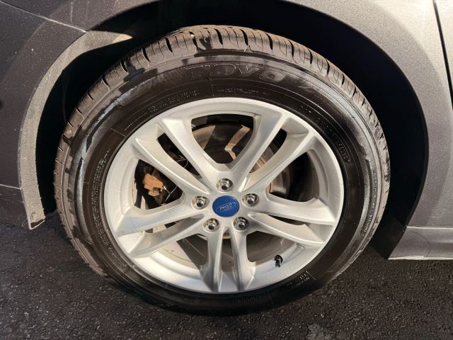 2018 Ford Fusion SE Image 13 of 48