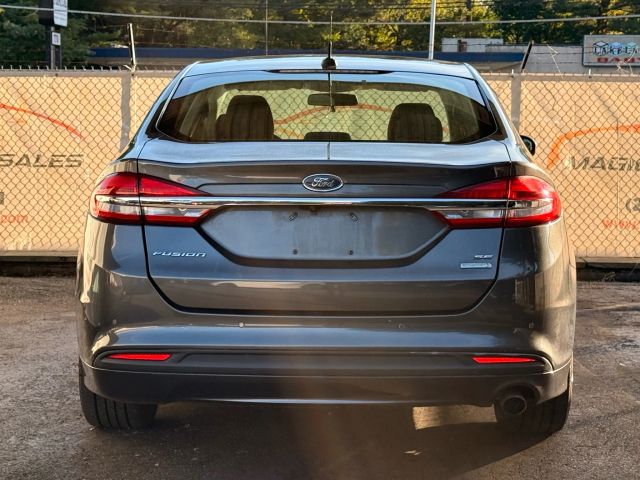 2018 Ford Fusion SE Image 9 of 48