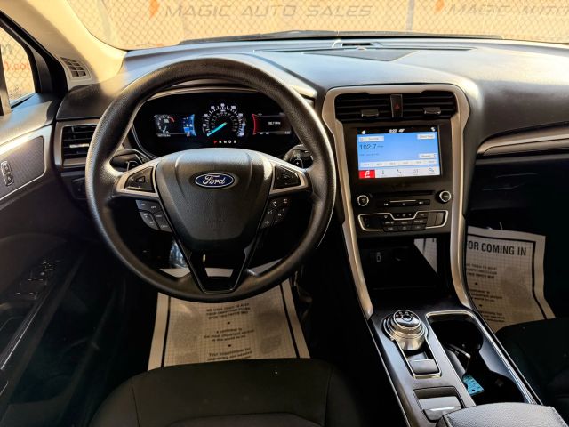 2018 Ford Fusion SE Image 36 of 48