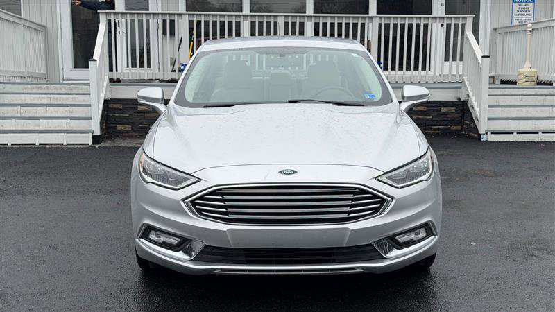 2018 Ford Fusion Image 2 of 42