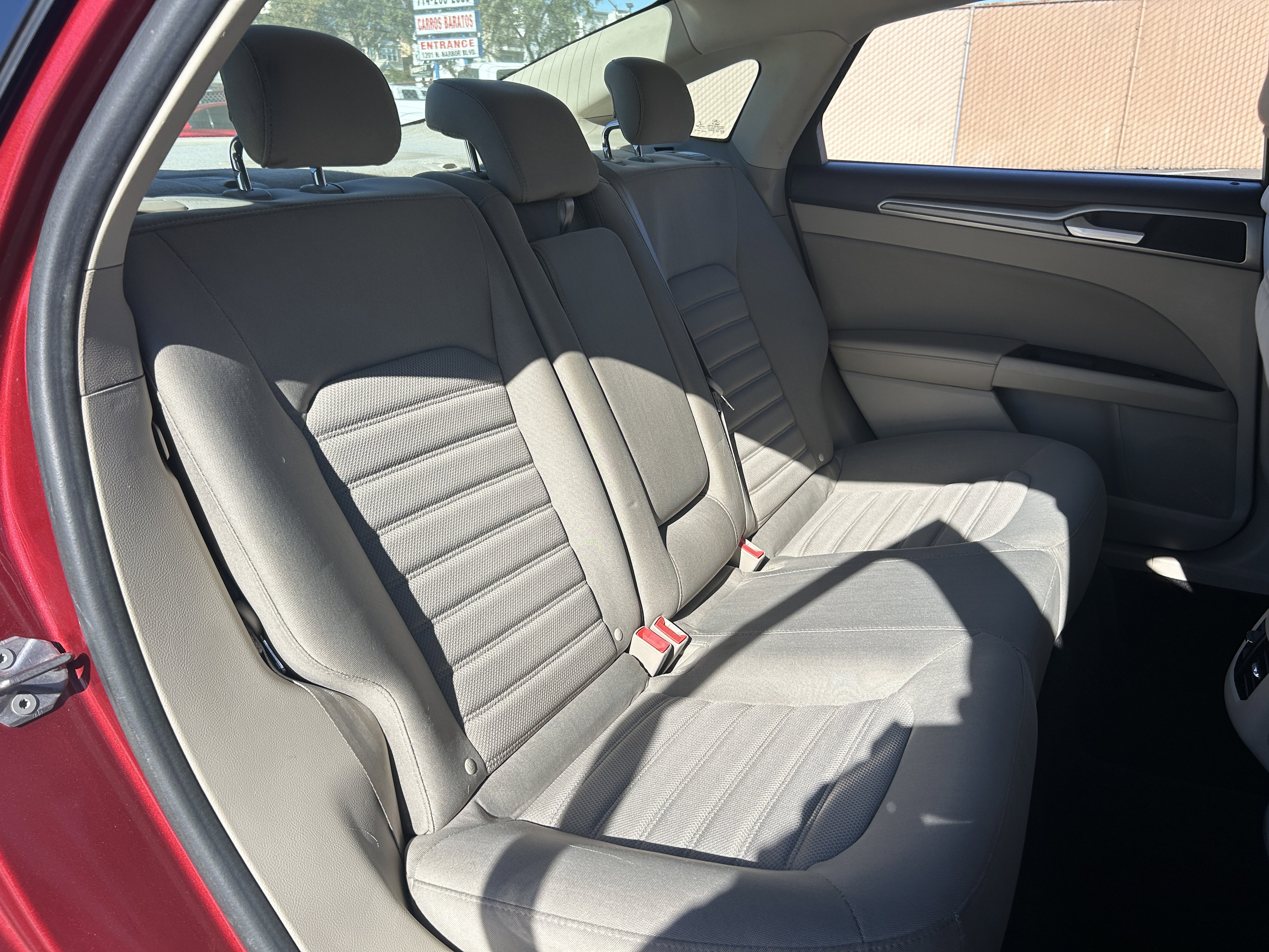 2018 Ford Fusion Hybrid SE Image 18 of 40