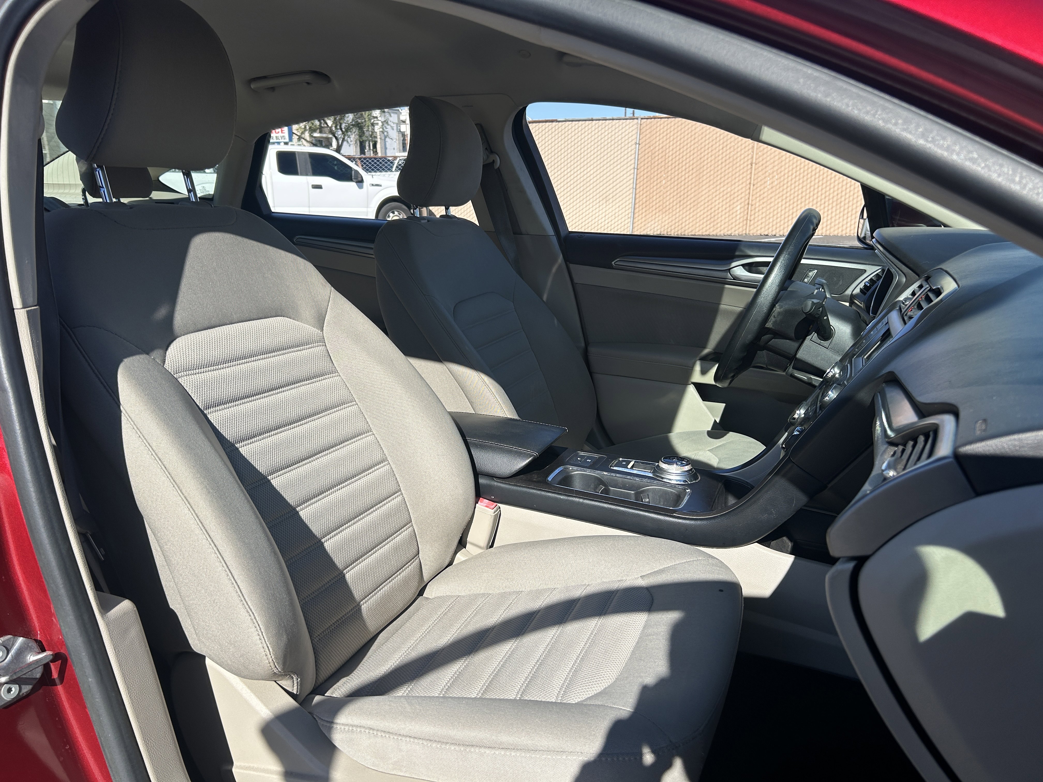 2018 Ford Fusion Hybrid SE Image 19 of 40