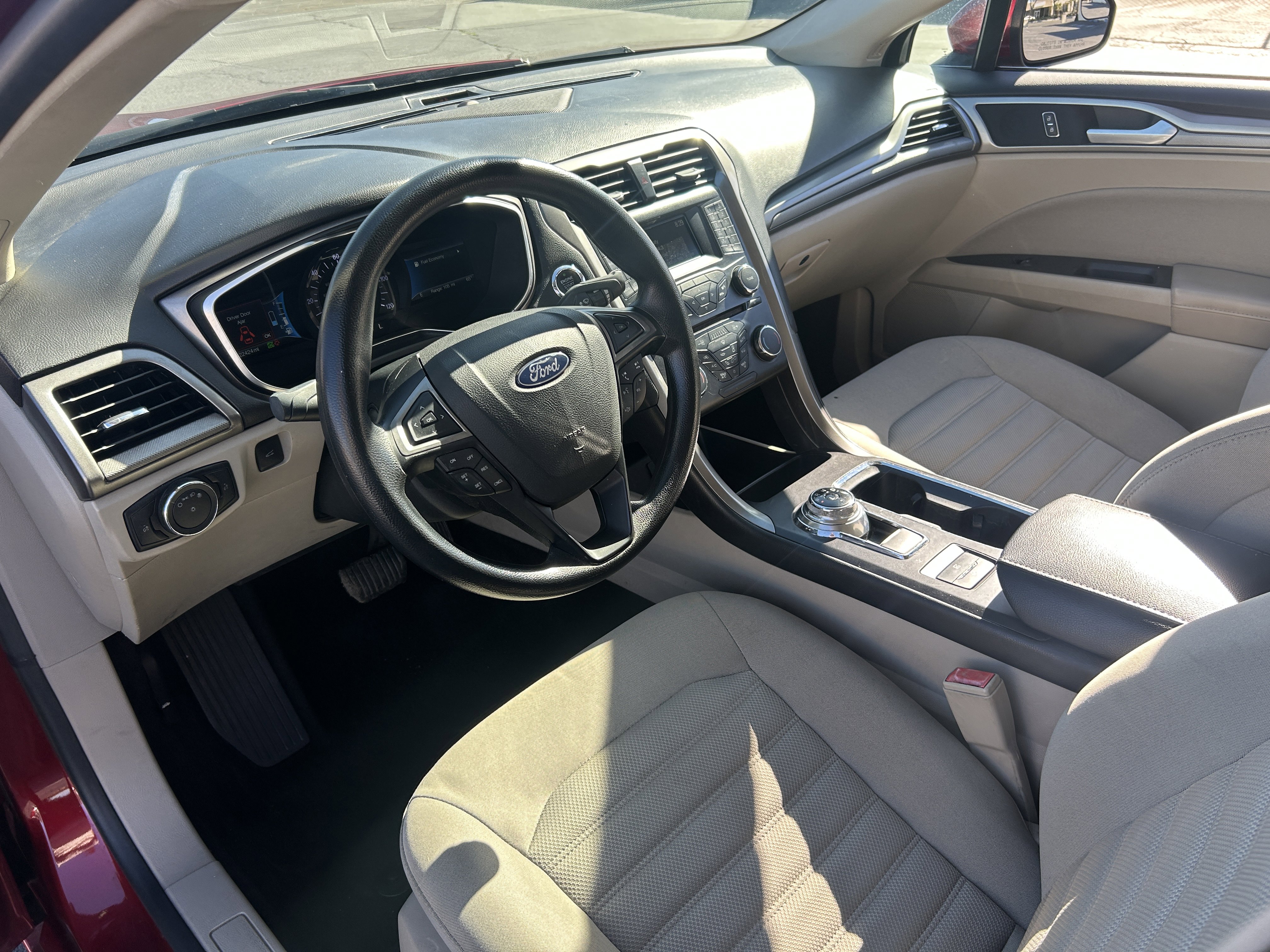 2018 Ford Fusion Hybrid SE Image 22 of 40