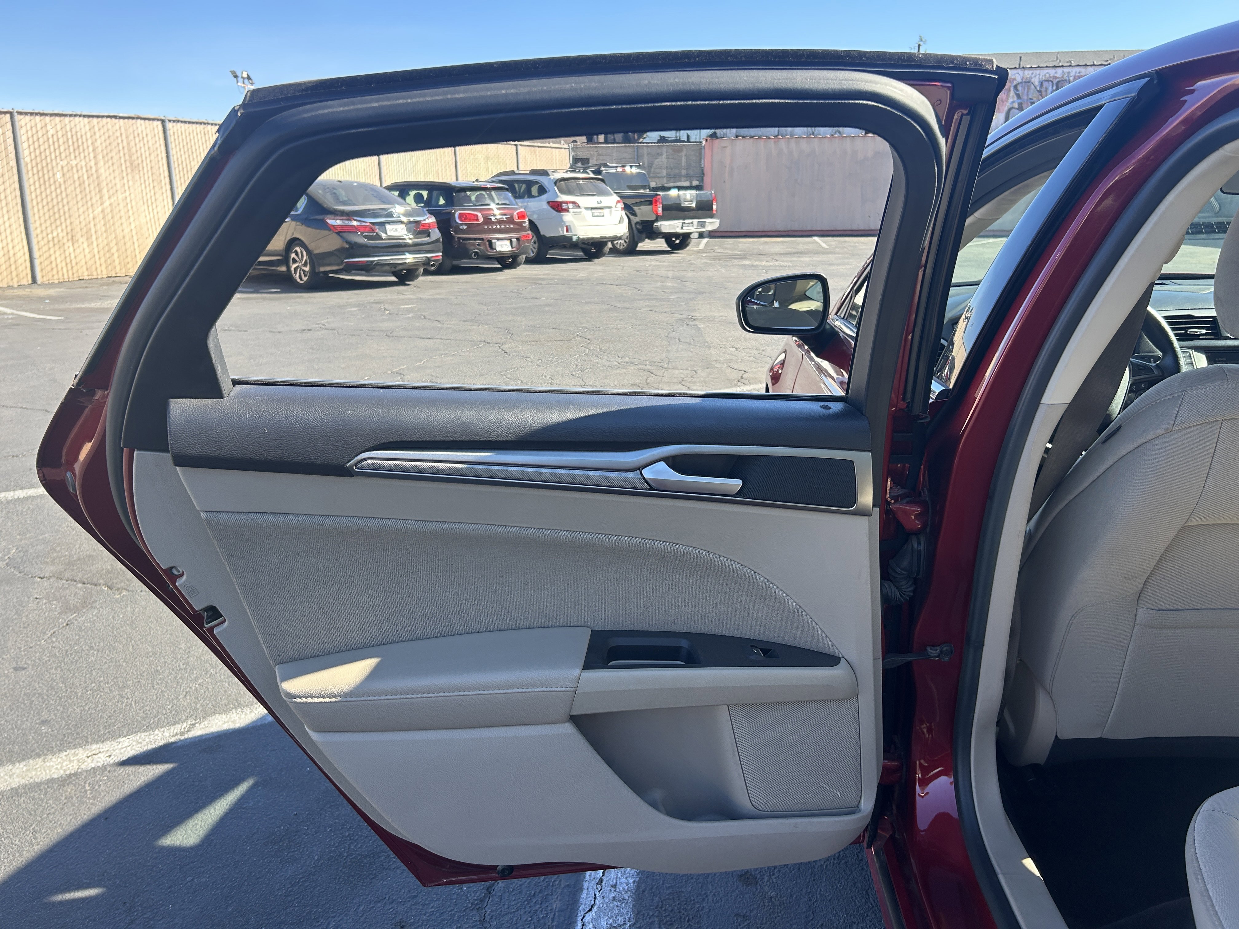 2018 Ford Fusion Hybrid SE Image 25 of 40