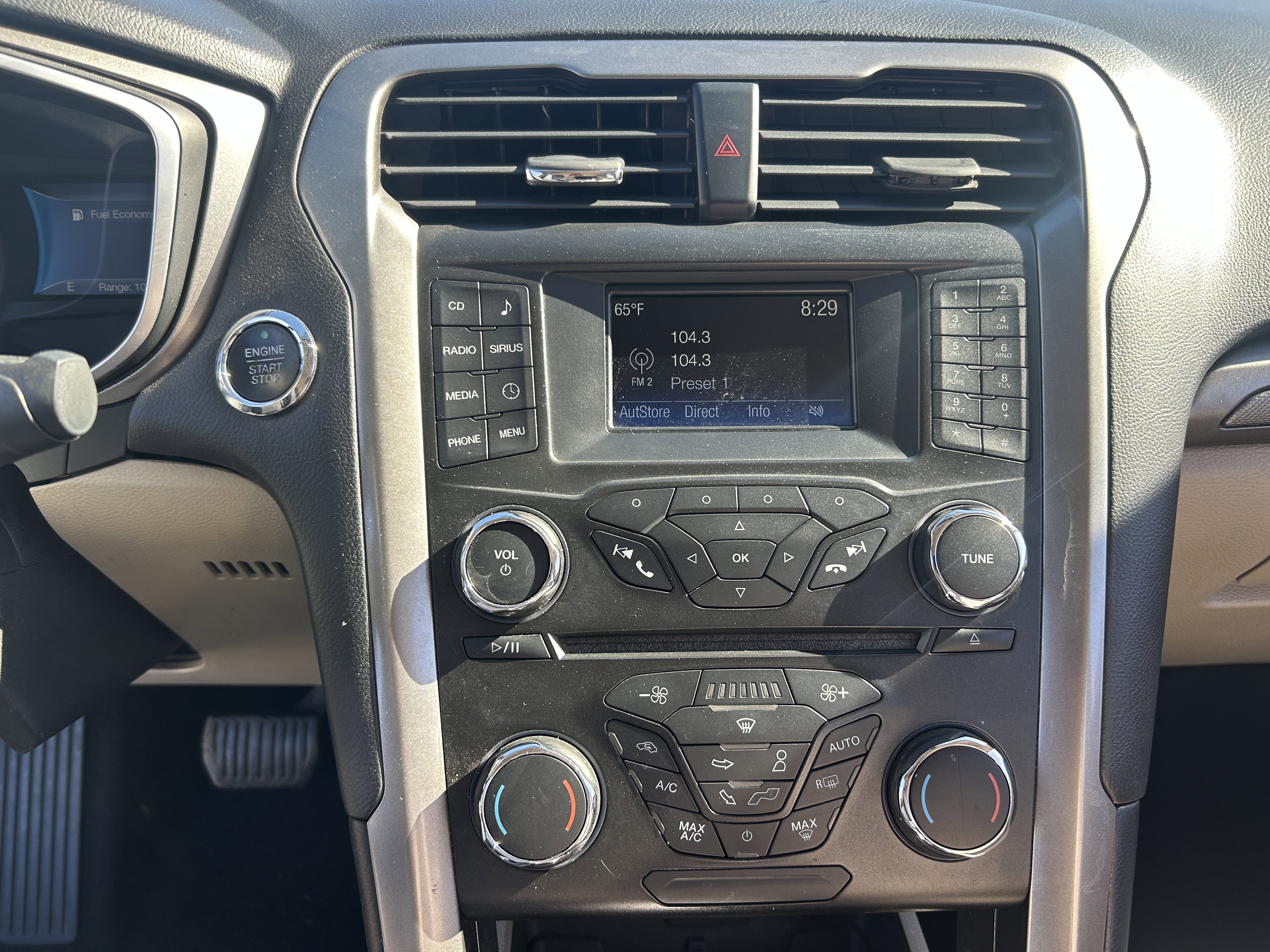 2018 Ford Fusion Hybrid SE Image 33 of 40