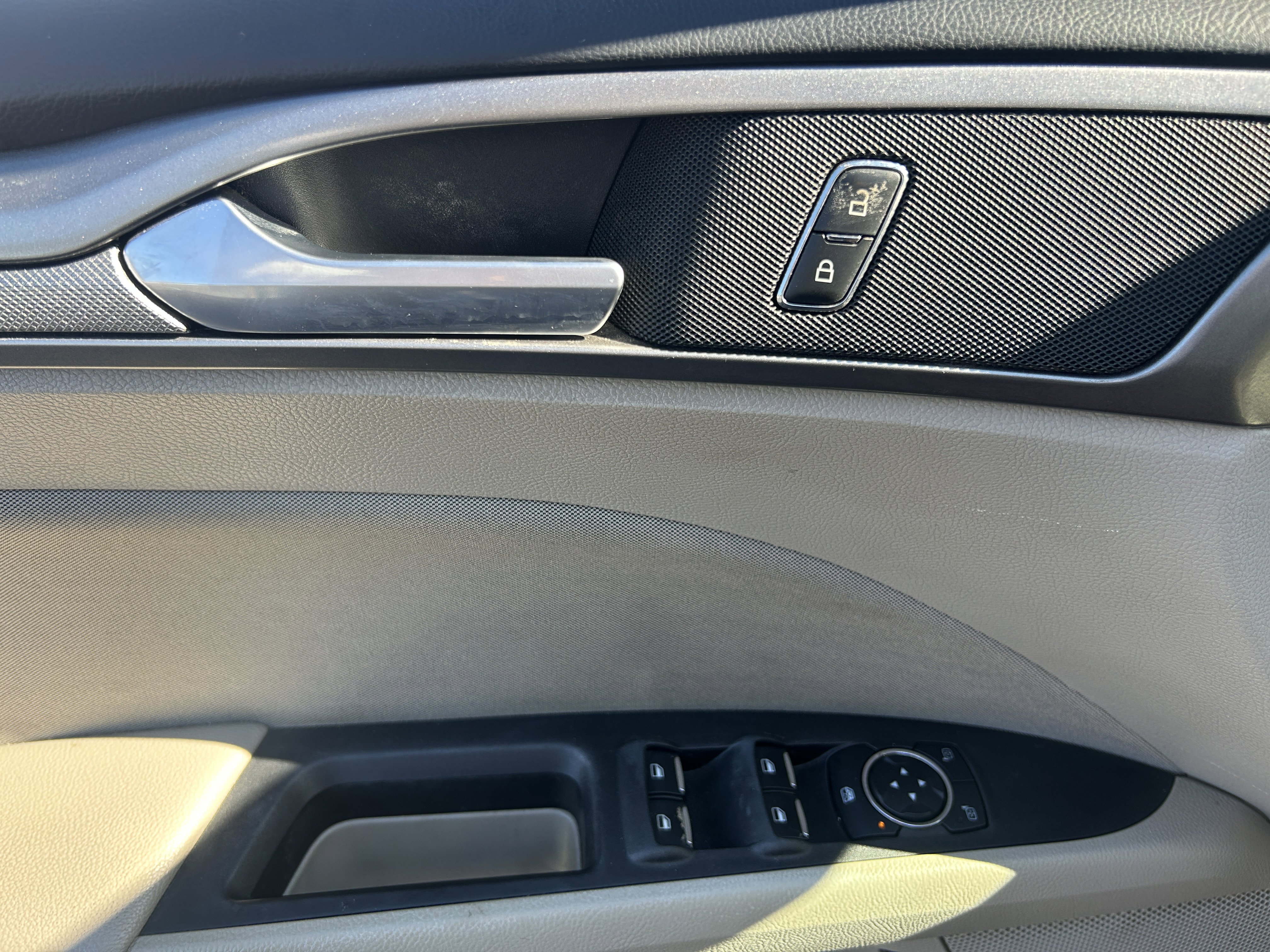 2018 Ford Fusion Hybrid SE Image 29 of 40