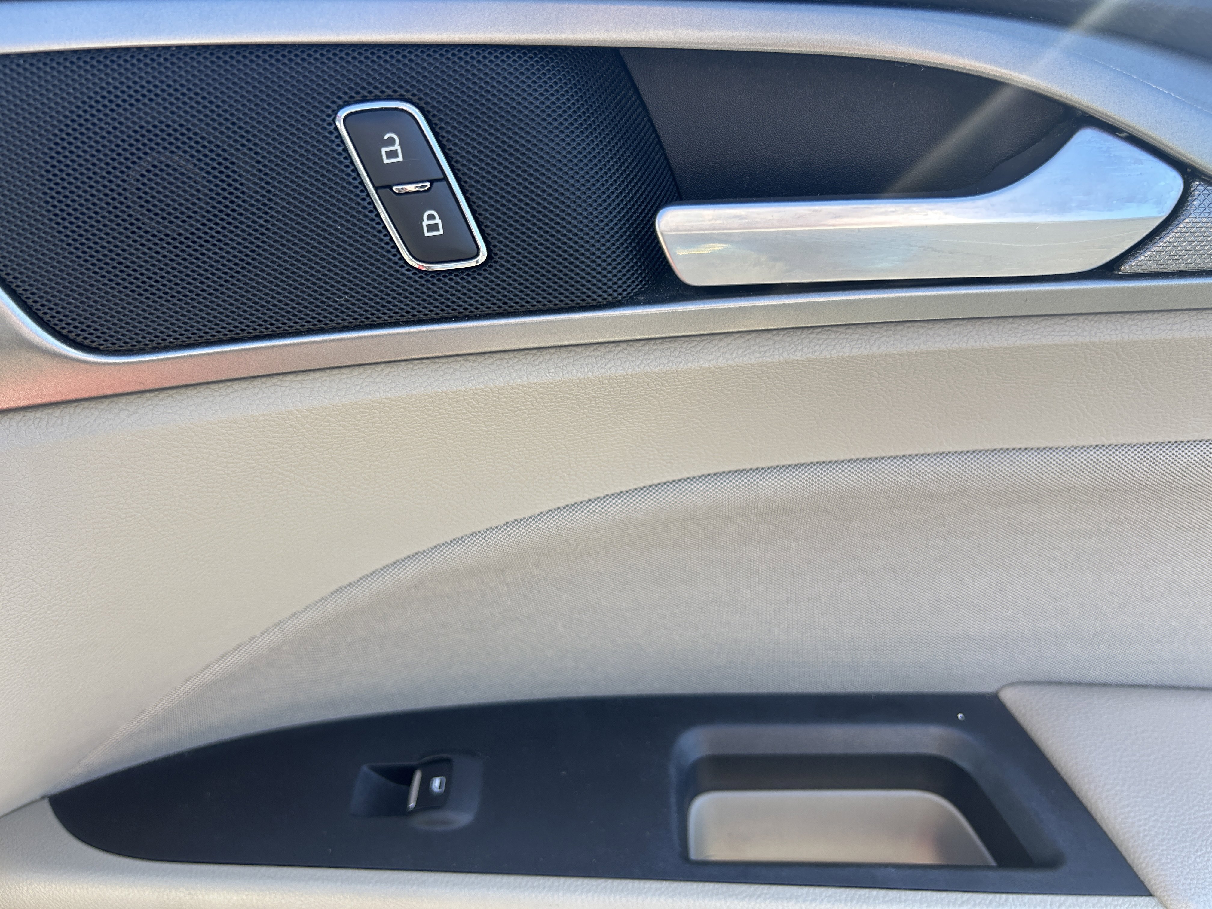 2018 Ford Fusion Hybrid SE Image 35 of 40