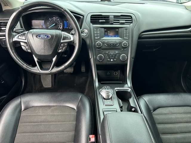 Vehicle image 16 of 42