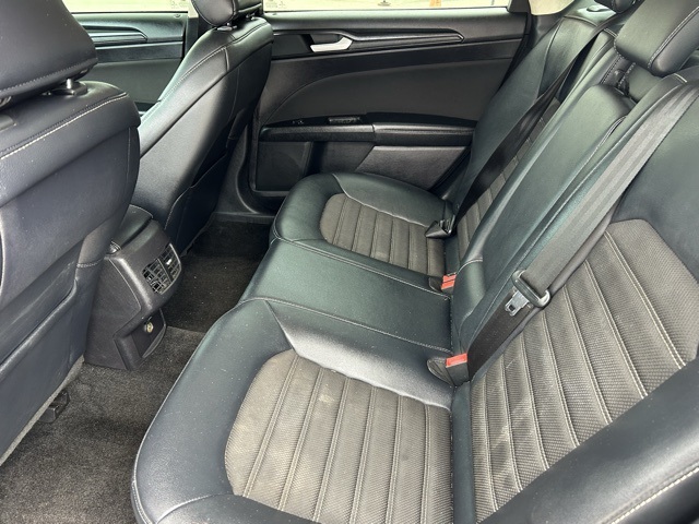 Vehicle image 15 of 42