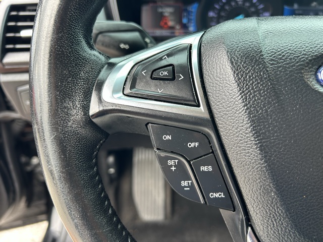 Vehicle image 28 of 42
