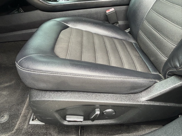 Vehicle image 20 of 42