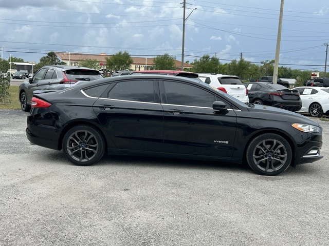 Vehicle image 7 of 42