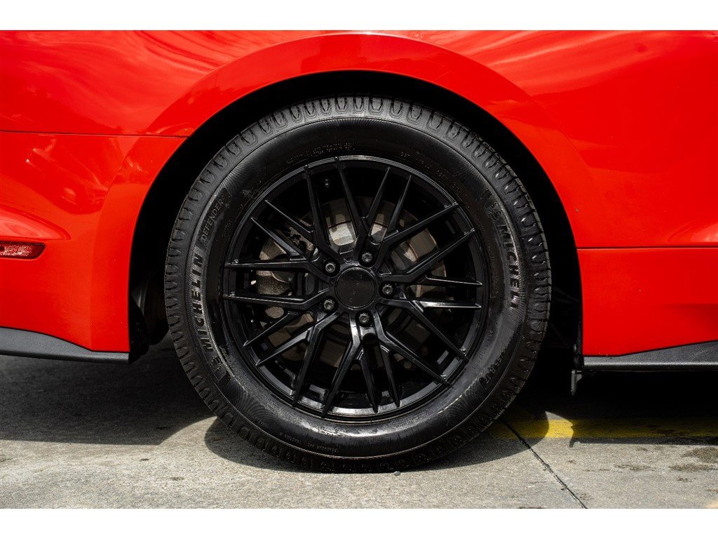 2018 Ford Mustang Image 8 of 33