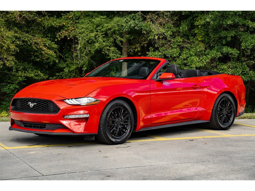 2018 Ford Mustang Image 3 of 33
