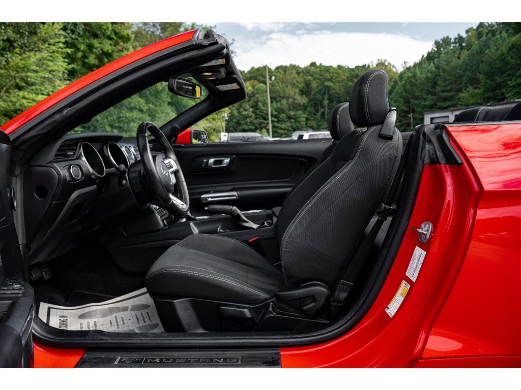 2018 Ford Mustang Image 14 of 33