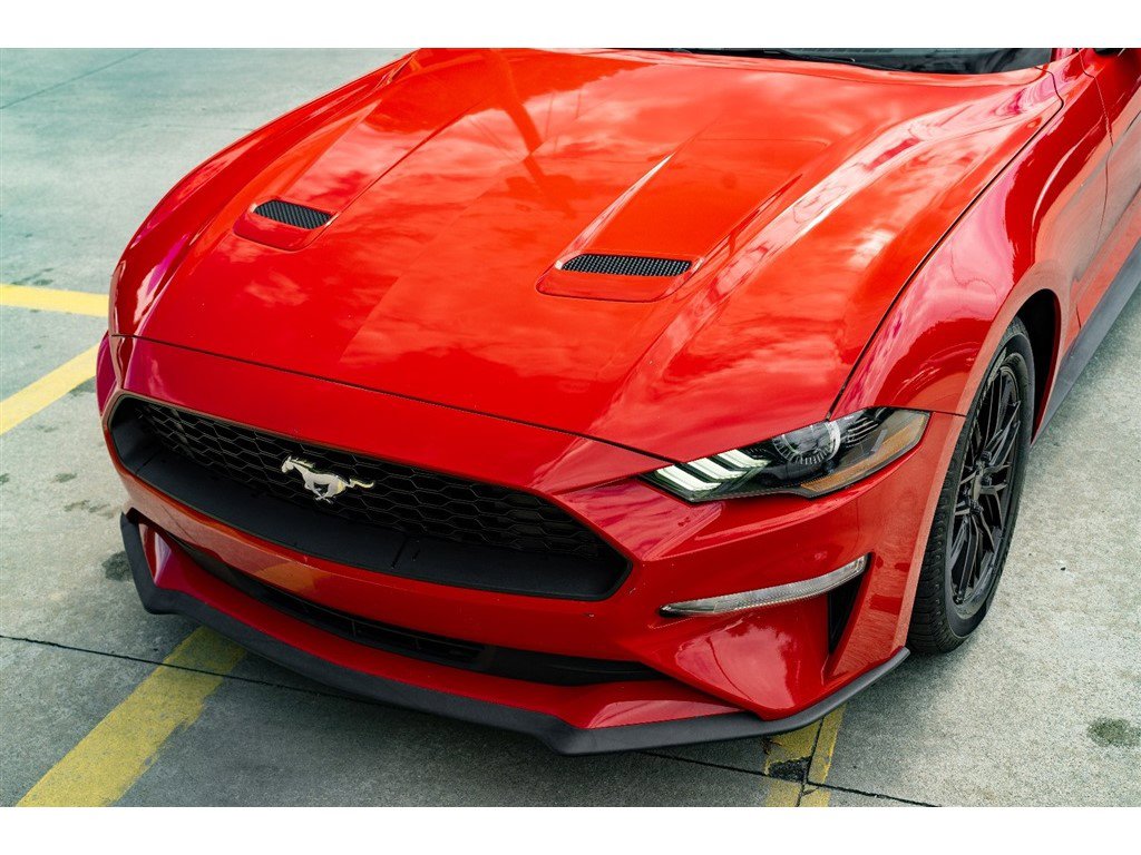 2018 Ford Mustang Image 2 of 33