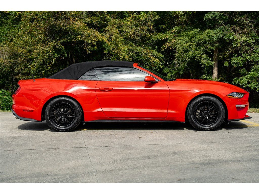 2018 Ford Mustang Image 6 of 33