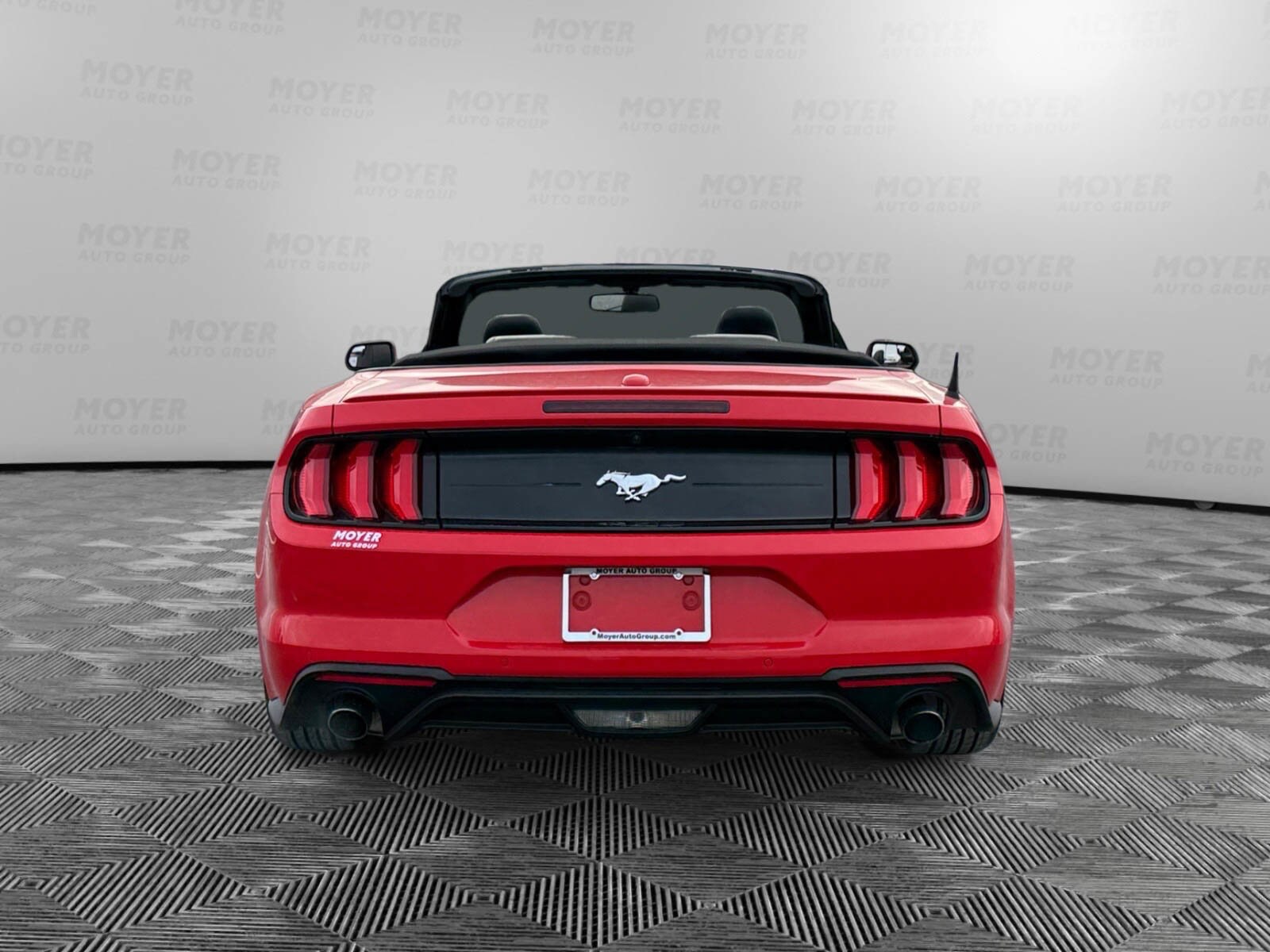 2018 Ford Mustang Image 7 of 25