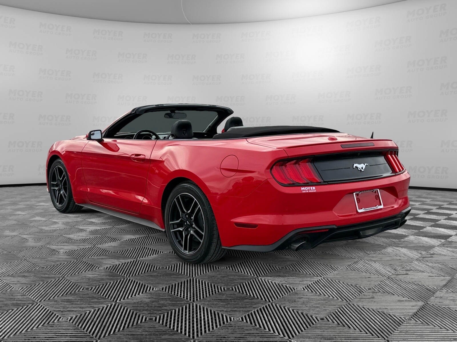 2018 Ford Mustang Image 8 of 25
