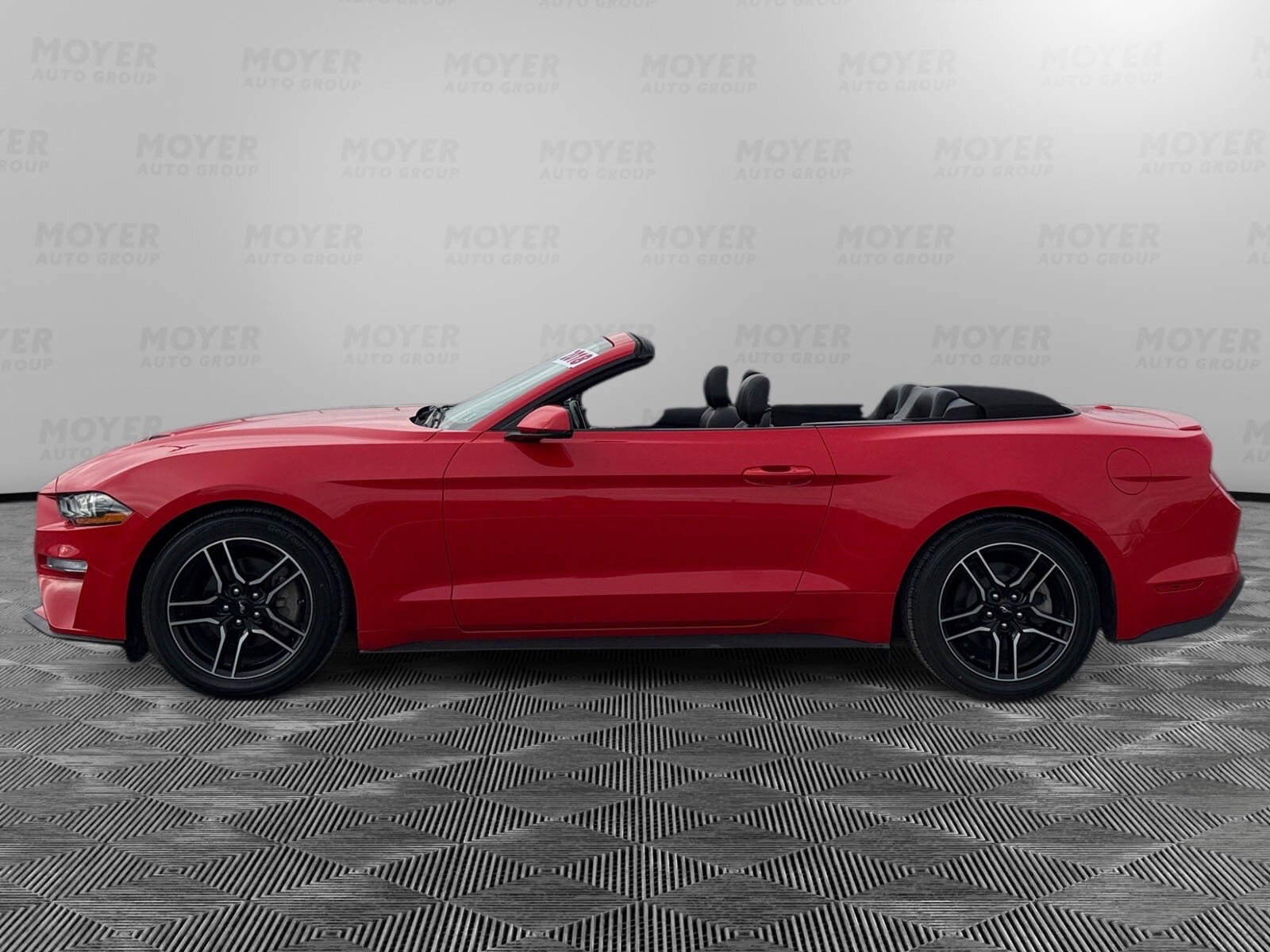 2018 Ford Mustang Image 9 of 25