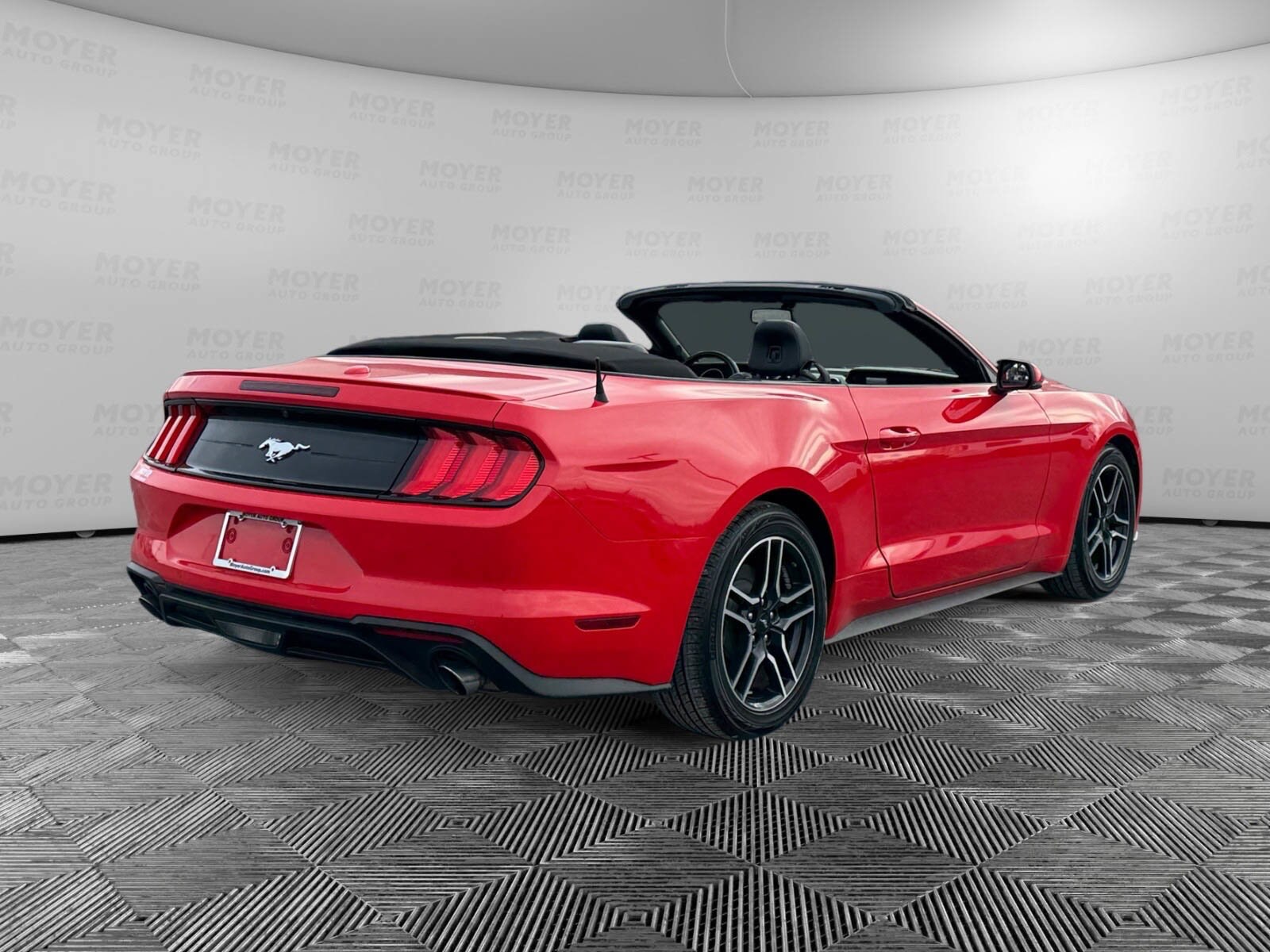 2018 Ford Mustang Image 6 of 25