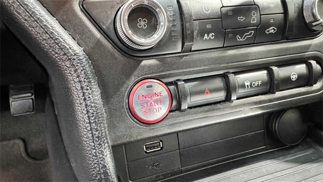 Vehicle image 16 of 21