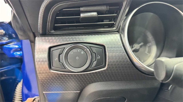 Vehicle image 13 of 21