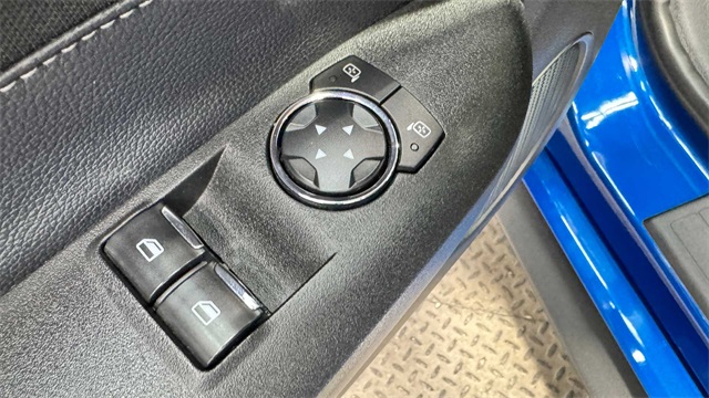 Vehicle image 12 of 21