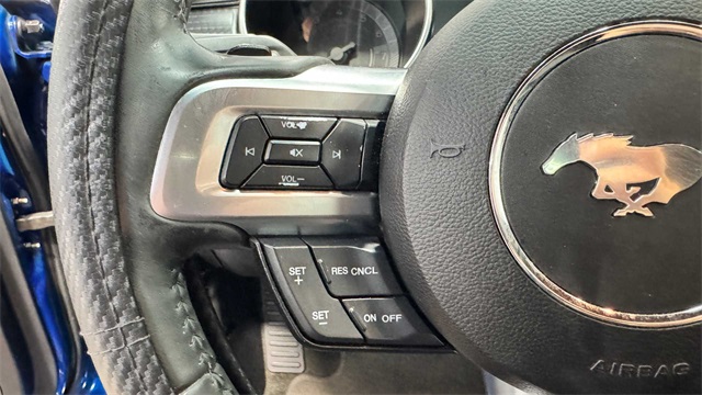 Vehicle image 14 of 21
