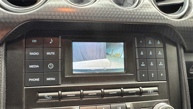 Vehicle image 19 of 21