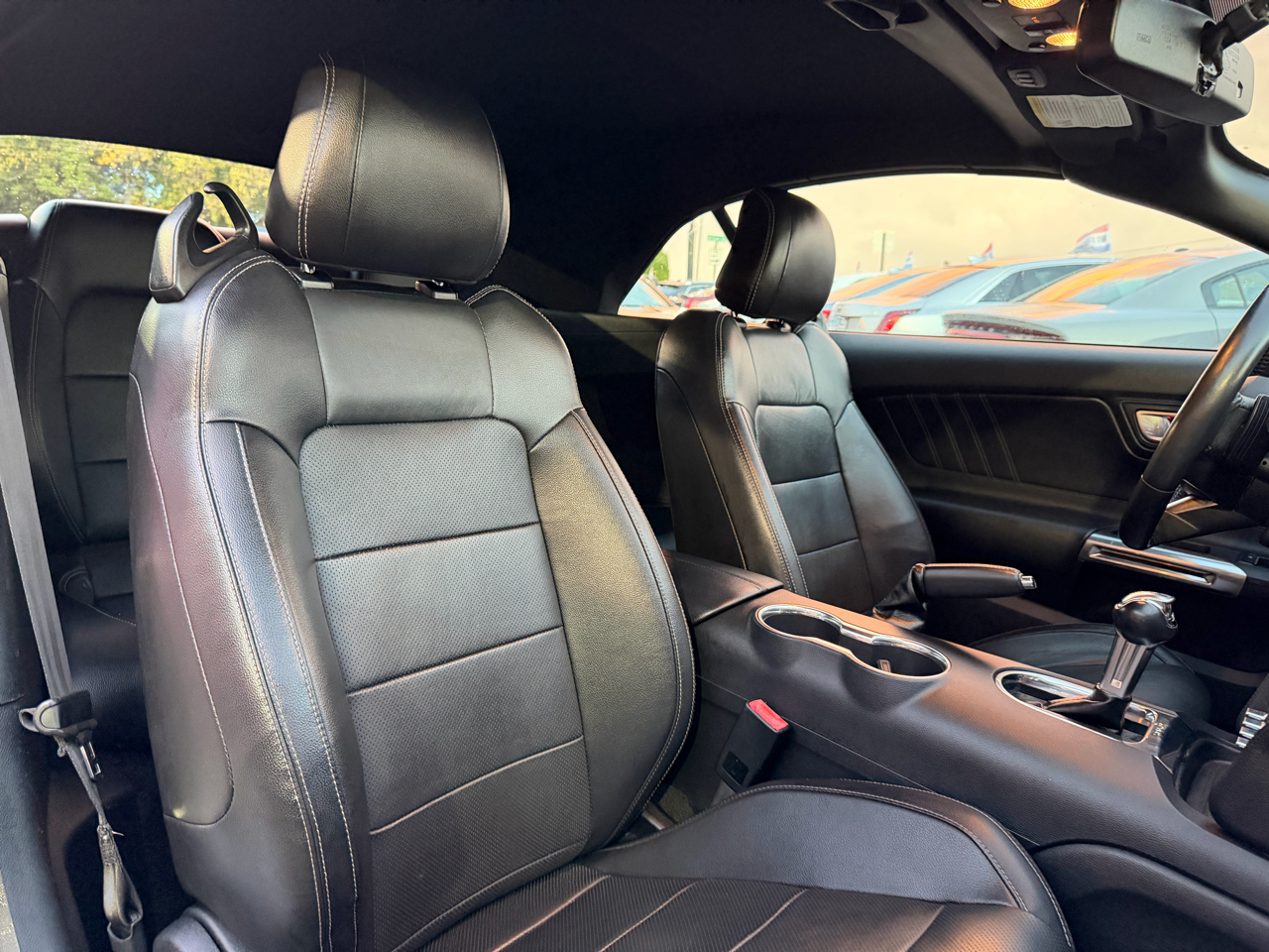 2018 Ford Mustang Image 9 of 44