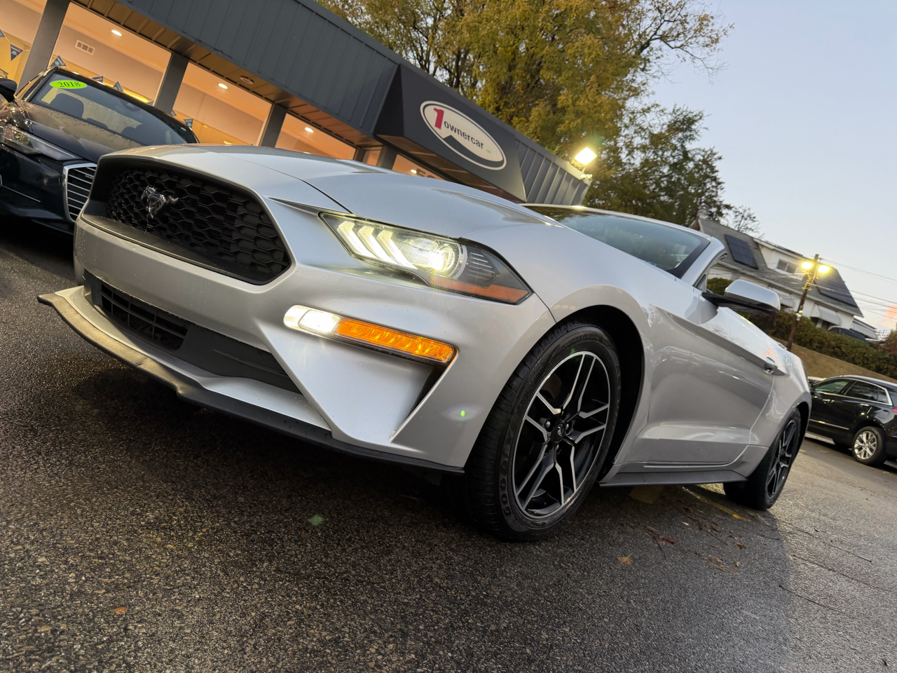 2018 Ford Mustang Image 4 of 44