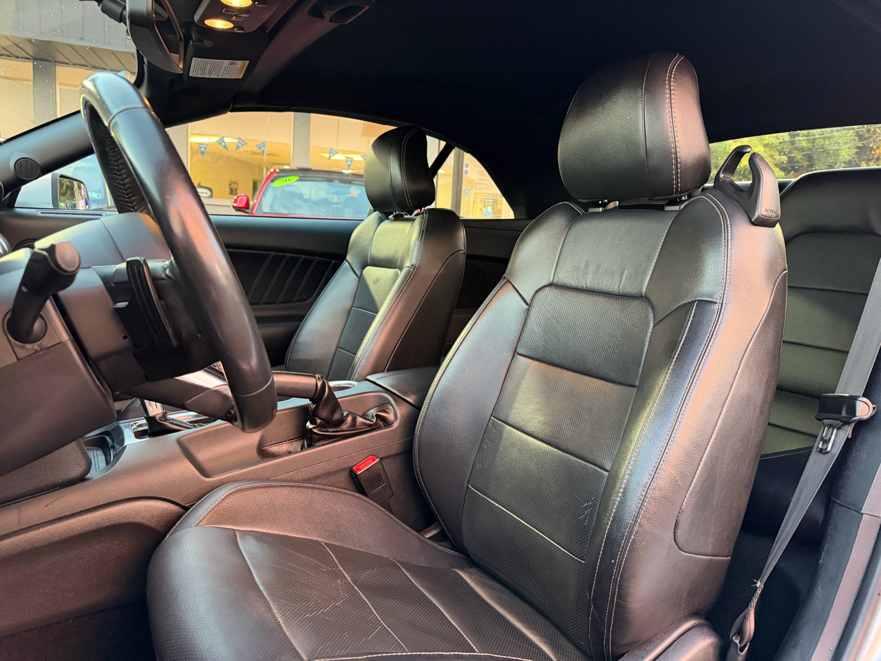 2018 Ford Mustang Image 11 of 44