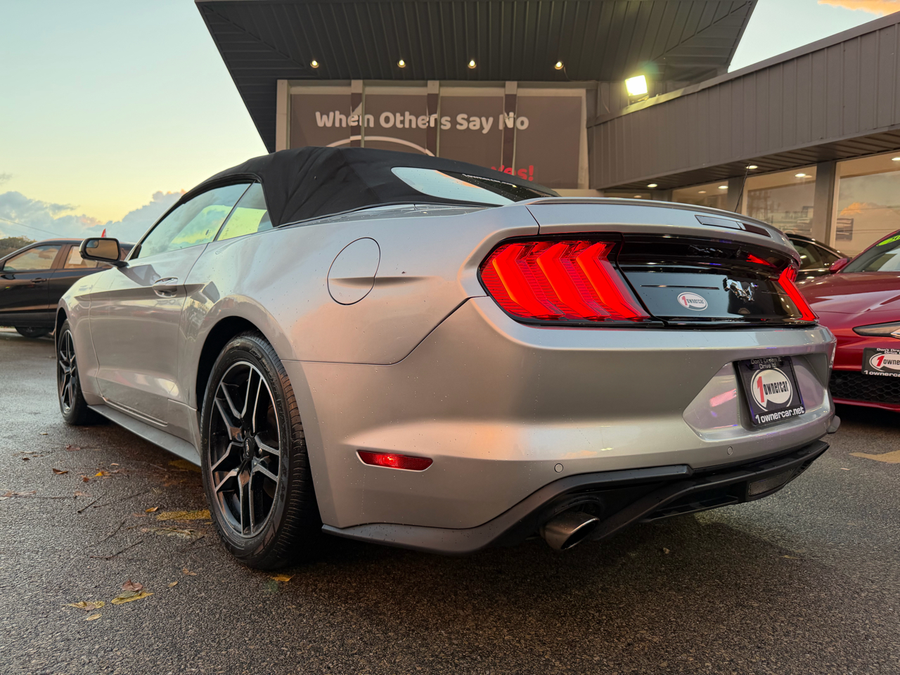 2018 Ford Mustang Image 8 of 44