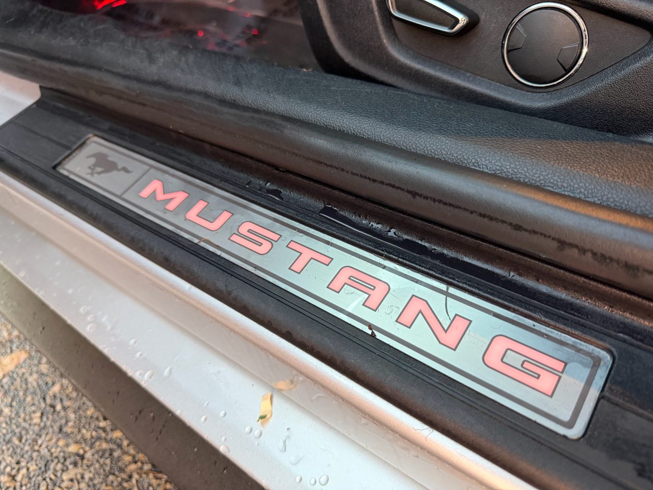 2018 Ford Mustang Image 37 of 44
