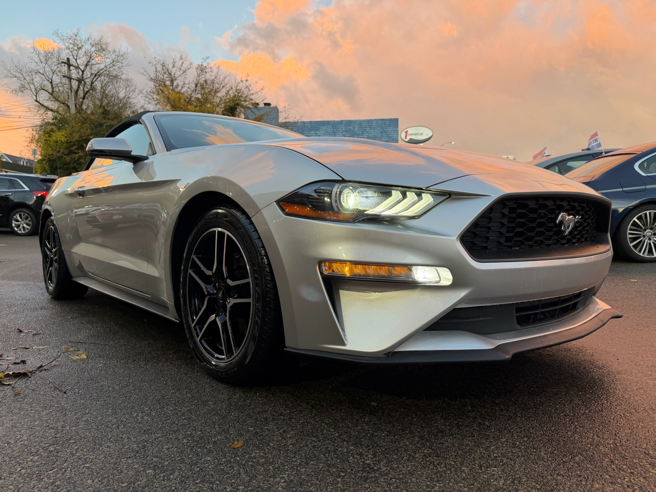 2018 Ford Mustang Image 3 of 44