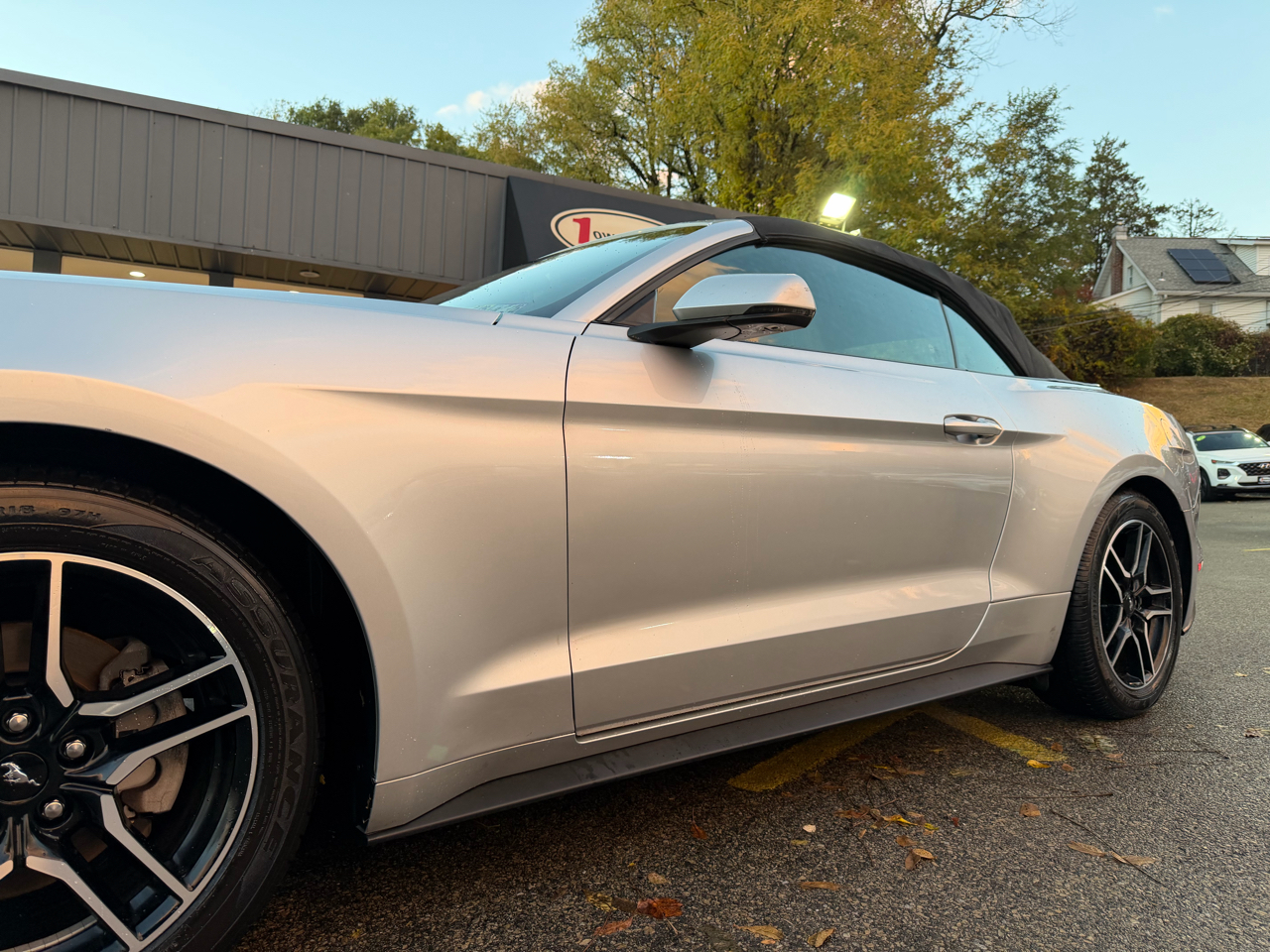 2018 Ford Mustang Image 38 of 44