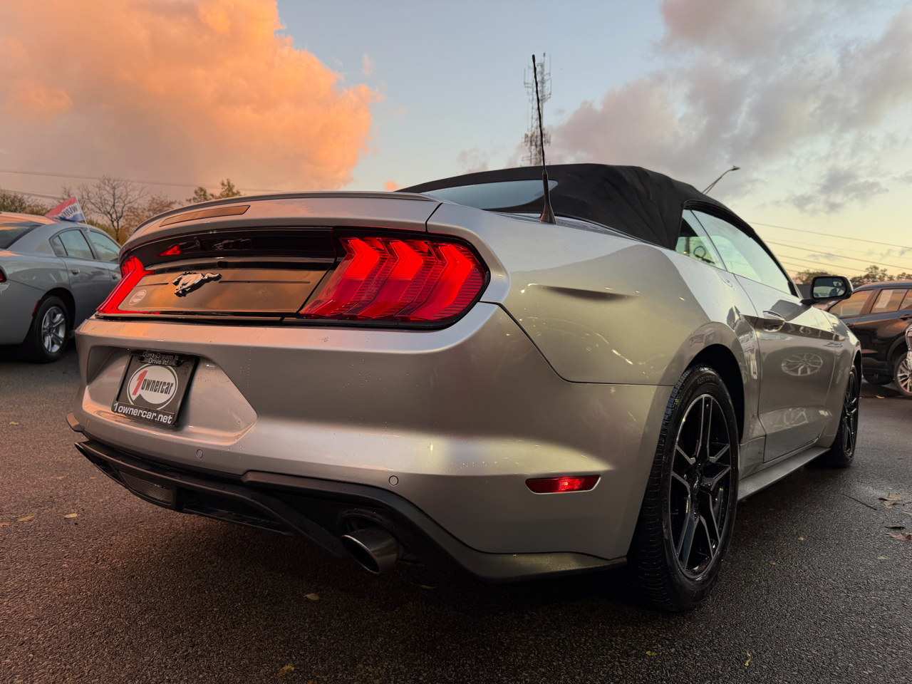 2018 Ford Mustang Image 6 of 44