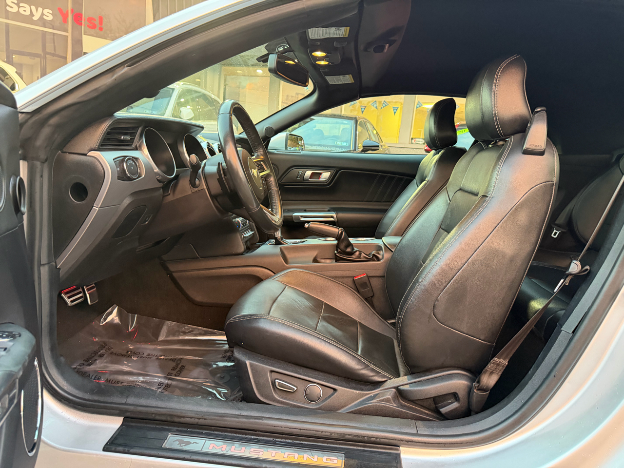 2018 Ford Mustang Image 28 of 44