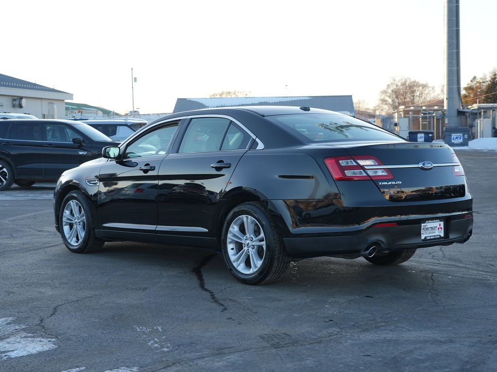 2018 Ford Taurus SE Image 7 of 28