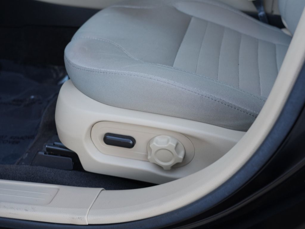 2018 Ford Taurus SE Image 28 of 28