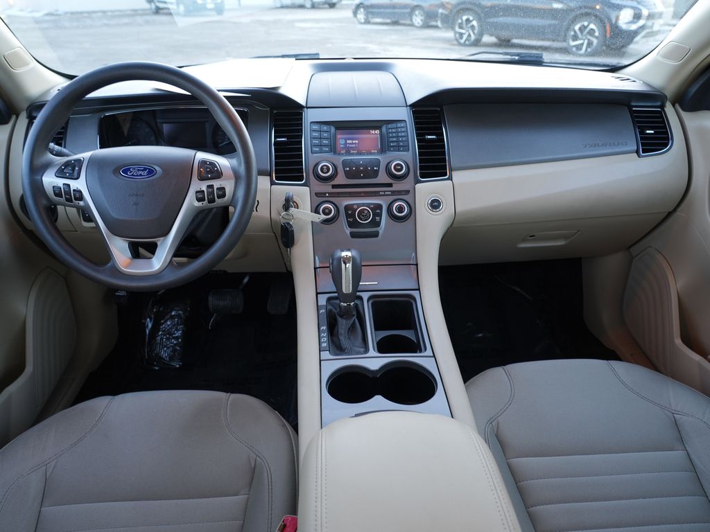 2018 Ford Taurus SE Image 14 of 28