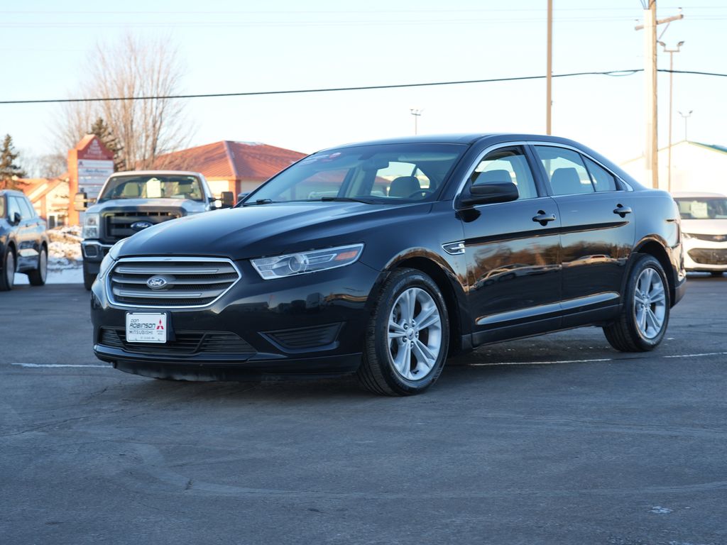2018 Ford Taurus SE Image 1 of 28