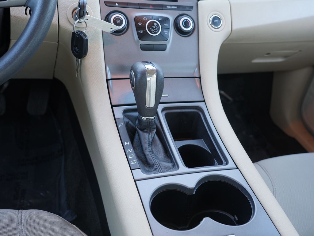 2018 Ford Taurus SE Image 19 of 28