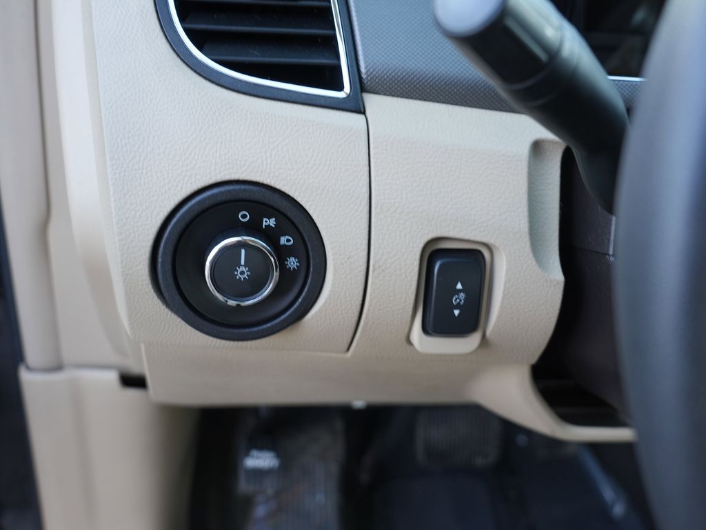 2018 Ford Taurus SE Image 22 of 28