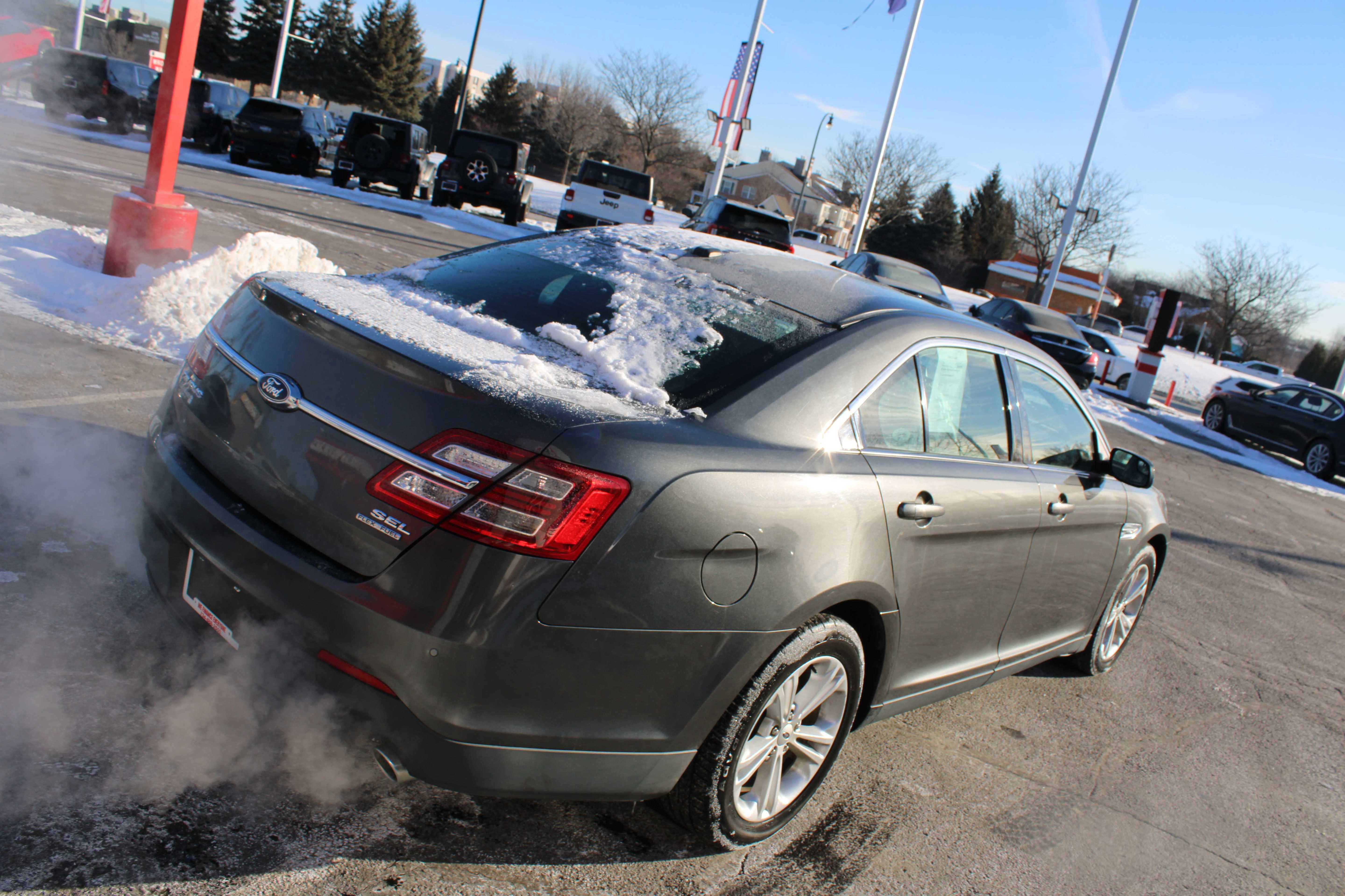 2018 Ford Taurus SEL Image 2 of 13