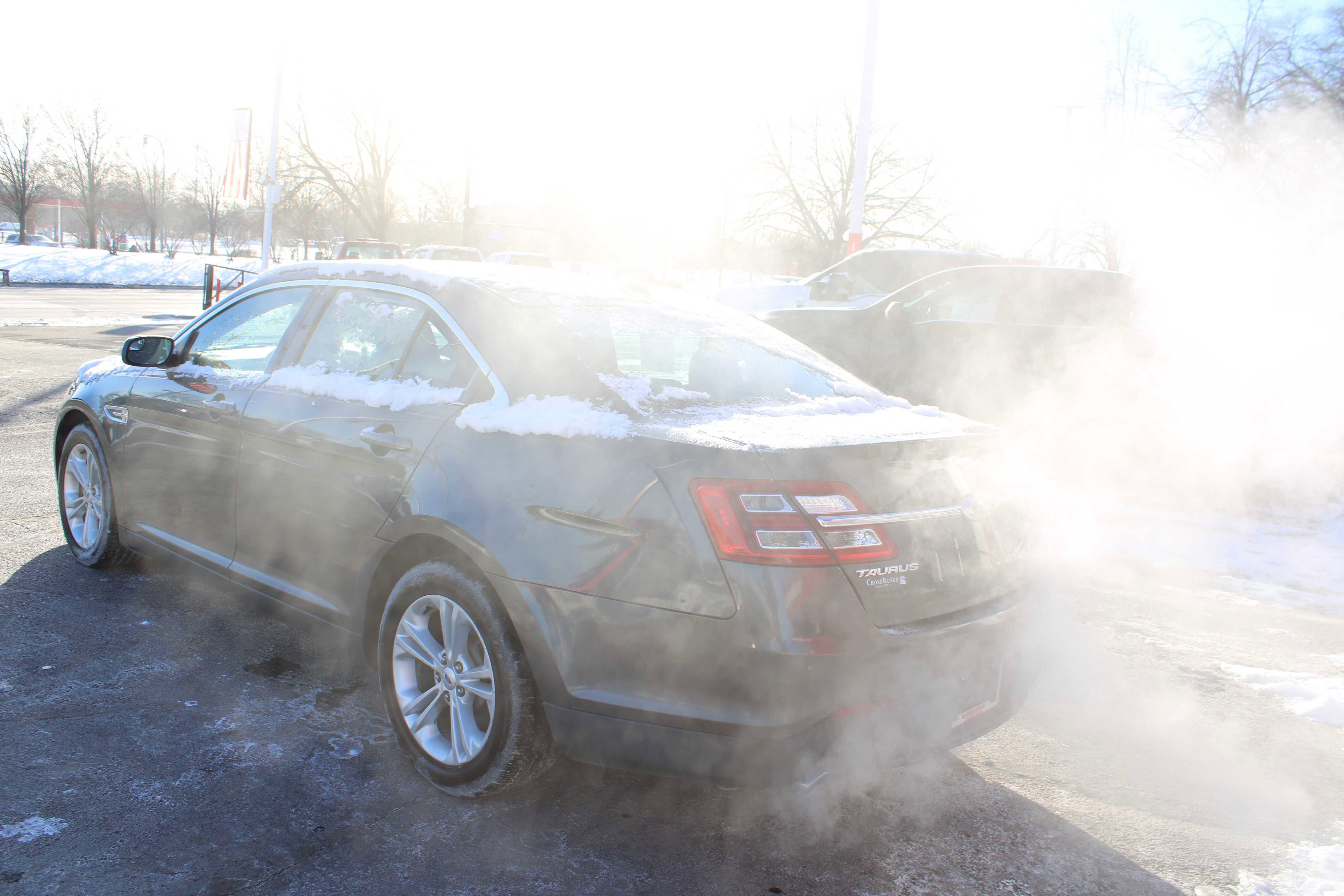 2018 Ford Taurus SEL Image 3 of 13