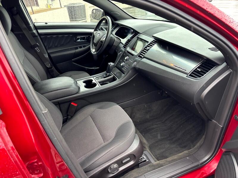 2018 Ford Taurus SEL Image 13 of 32